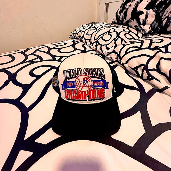 1996 Yankees MLB championship Cap - Picture 1 of 6